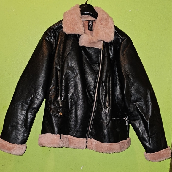 FashionNova All Fur Me Moto jacket - Picture 5 of 16